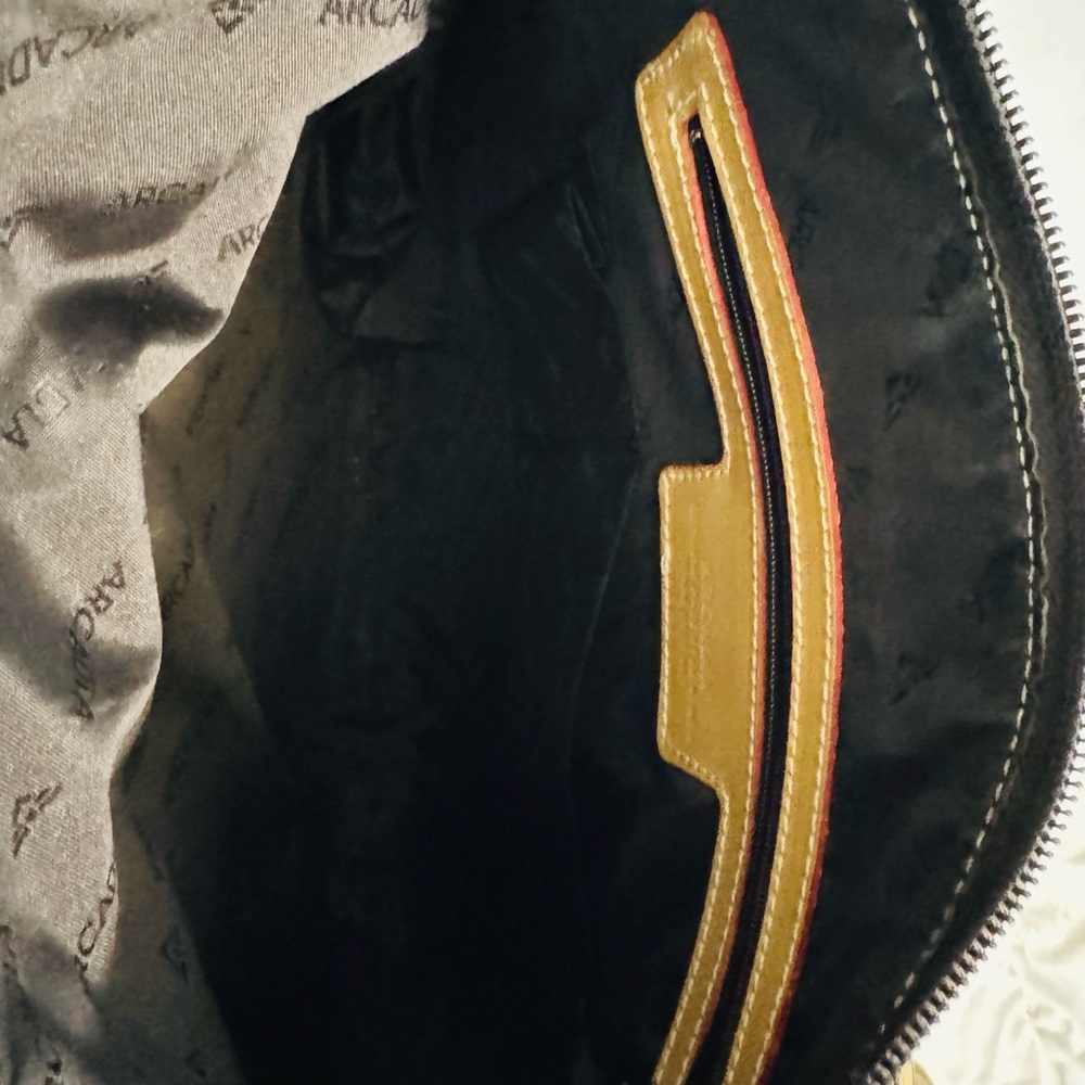 Arcadia Black and Tan Crossbody Bag - Picture 7 of 8